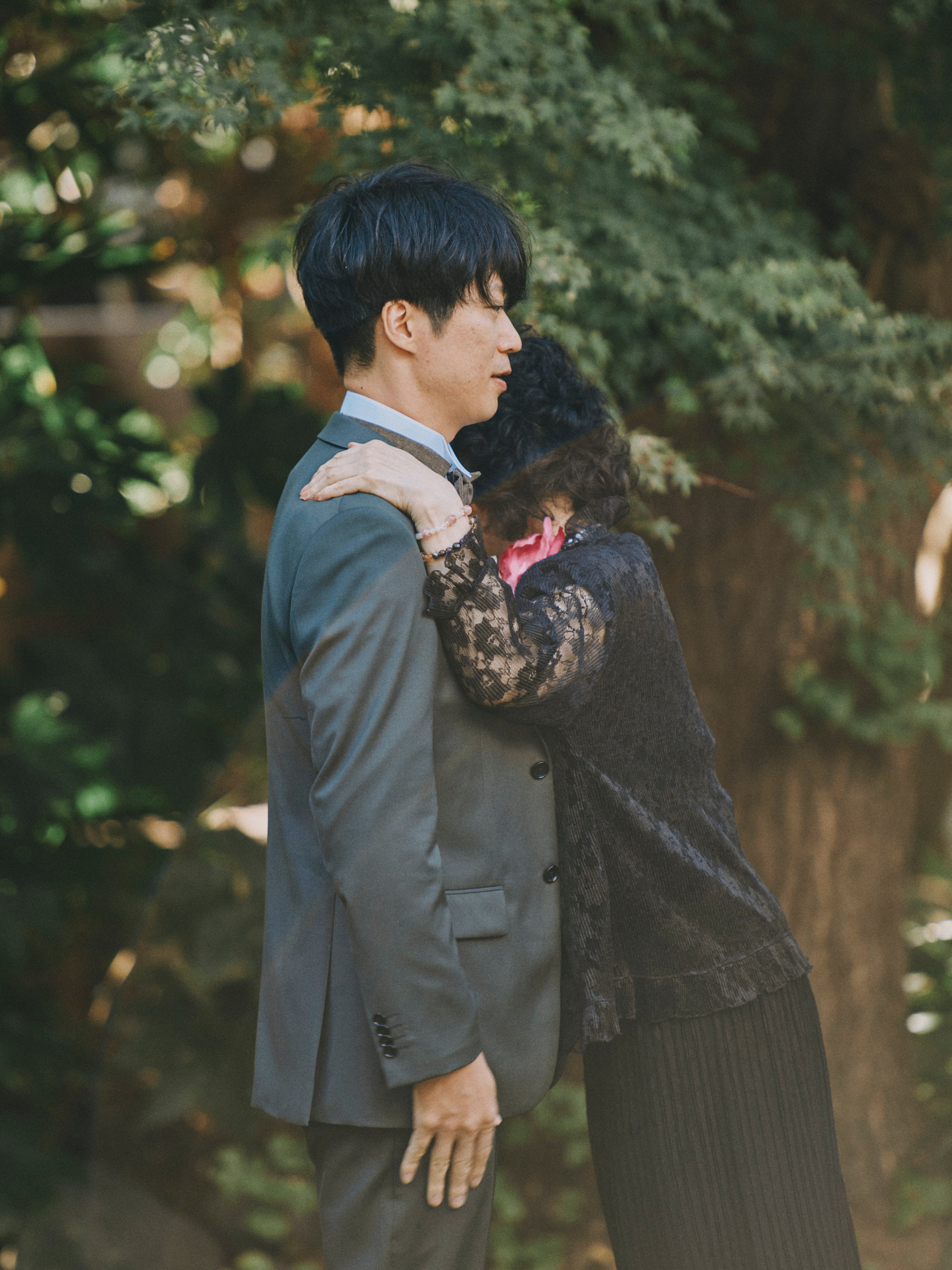 groom and his mom