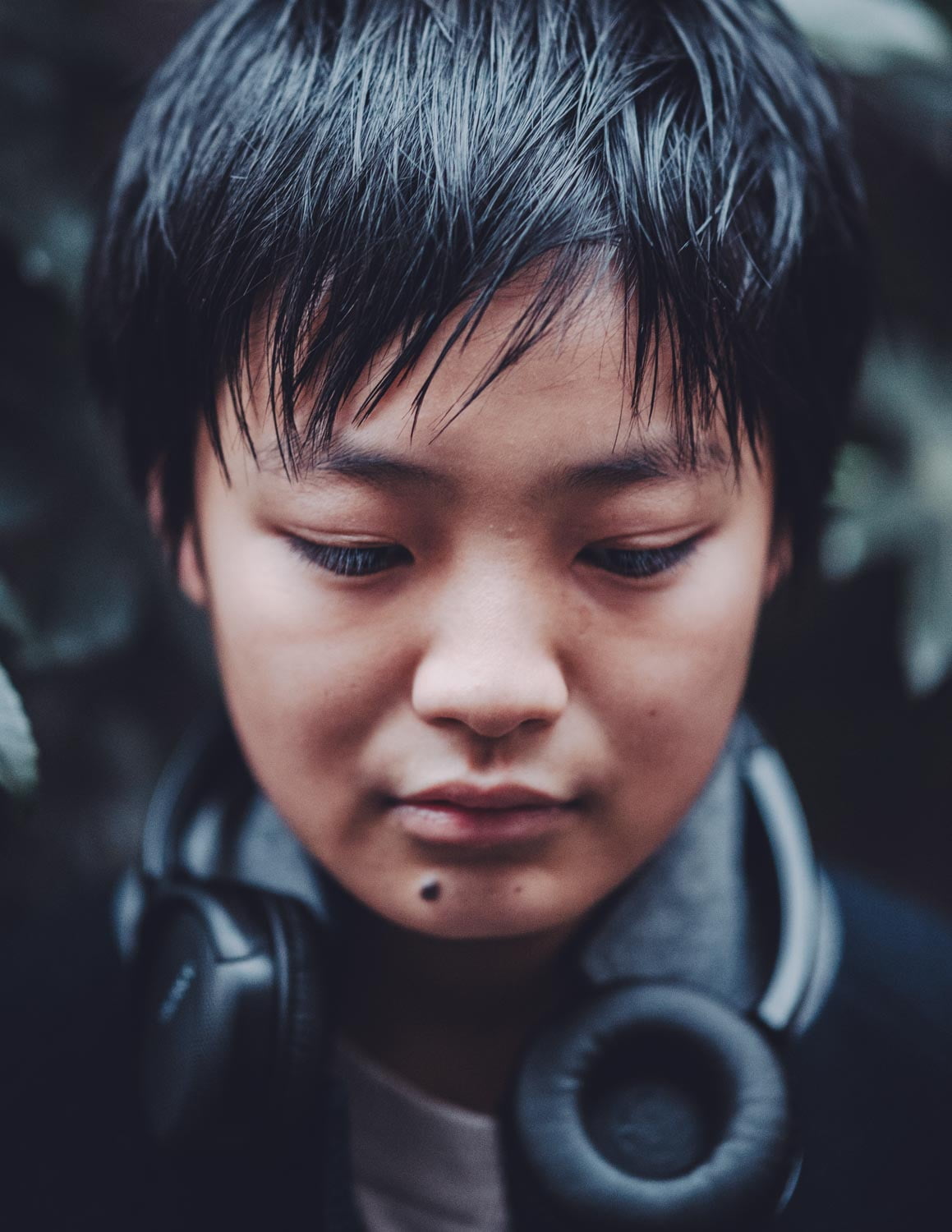 a boy with headphone